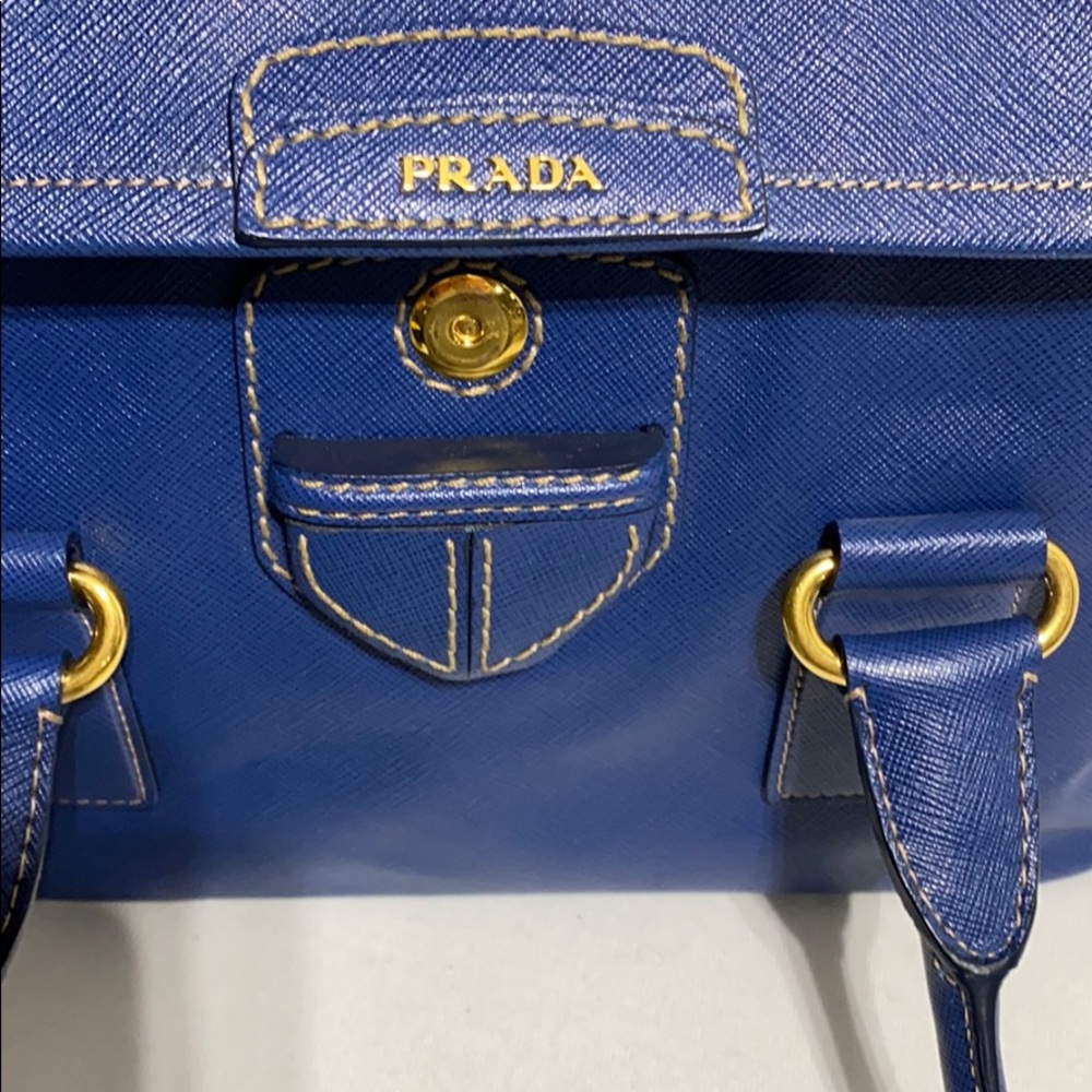 Prada bag - Picture 2 of 9